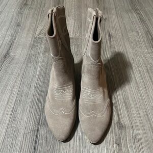 Silent D never worn booties 8-8.5
